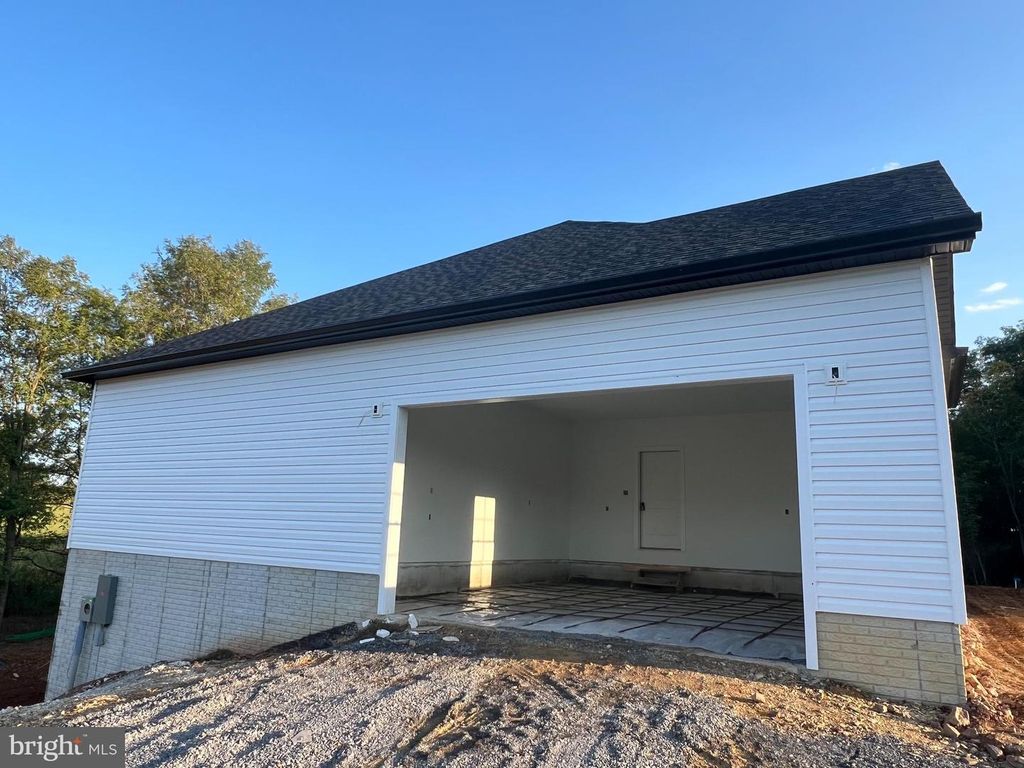 12324 APPLE HARVEST DR, Martinsburg, WV 25403