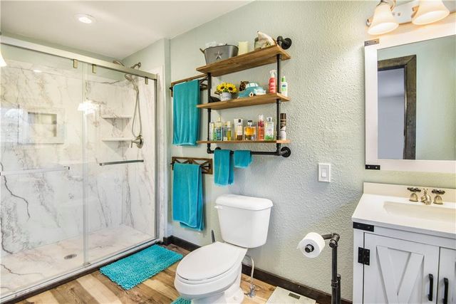 615 Lake Viking Terrace, Gallatin, MO 64640