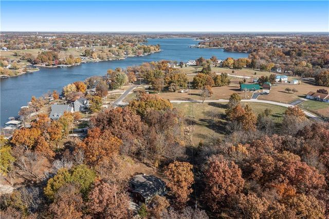 615 Lake Viking Terrace, Gallatin, MO 64640