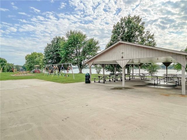 615 Lake Viking Terrace, Gallatin, MO 64640