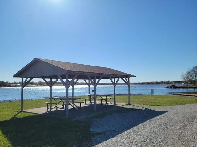 615 Lake Viking Terrace, Gallatin, MO 64640