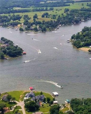 615 Lake Viking Terrace, Gallatin, MO 64640