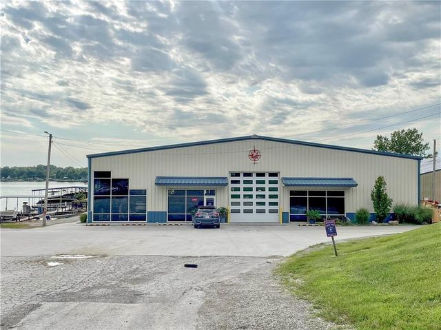 615 Lake Viking Terrace, Gallatin, MO 64640