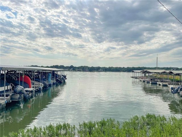 615 Lake Viking Terrace, Gallatin, MO 64640