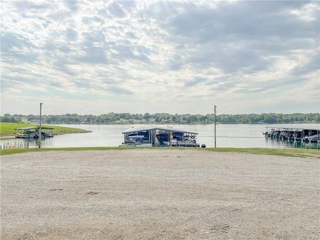 615 Lake Viking Terrace, Gallatin, MO 64640