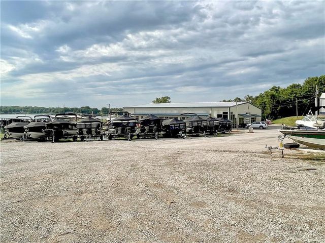 615 Lake Viking Terrace, Gallatin, MO 64640