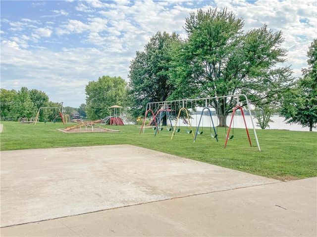 615 Lake Viking Terrace, Gallatin, MO 64640