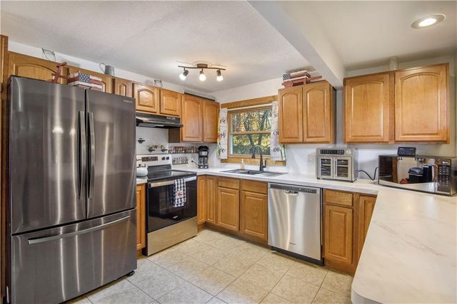 615 Lake Viking Terrace, Gallatin, MO 64640