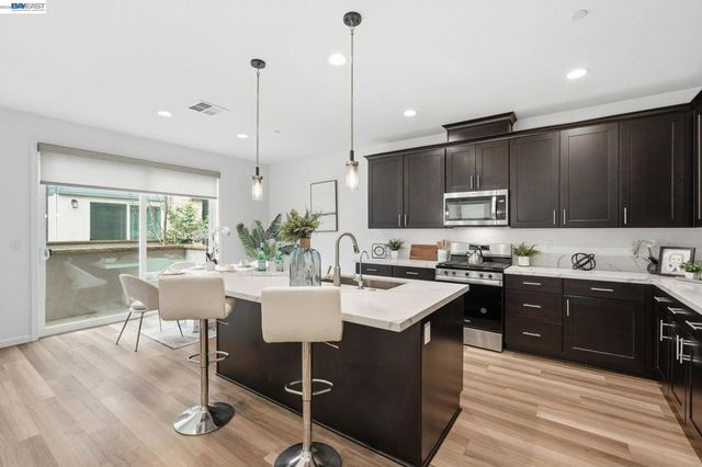 5526 Silver Way, Dublin, CA 94568