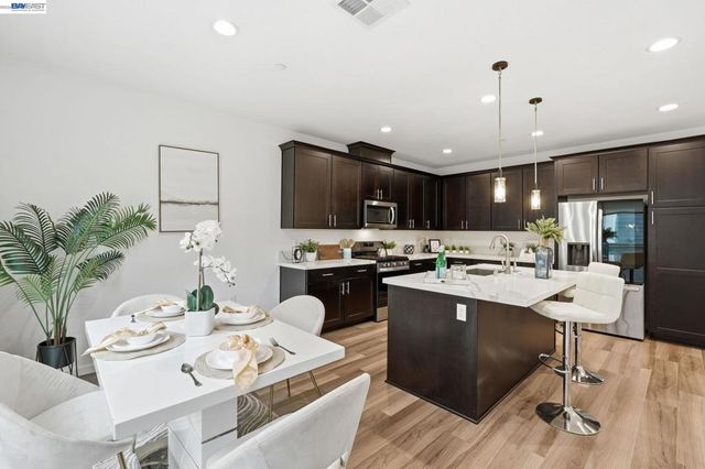 5526 Silver Way, Dublin, CA 94568