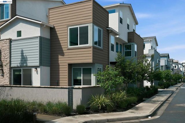 5526 Silver Way, Dublin, CA 94568
