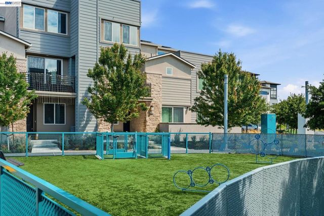 5526 Silver Way, Dublin, CA 94568