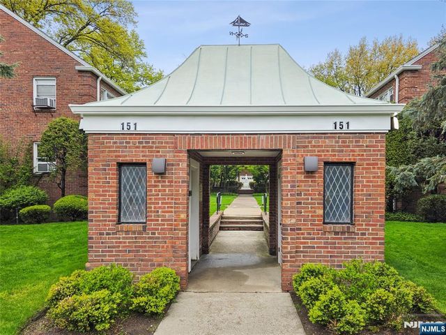 151 E Palisade 6D, Englewood, NJ 07631