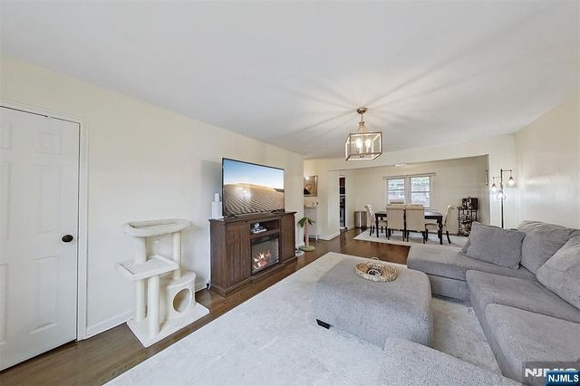 151 E Palisade 6D, Englewood, NJ 07631