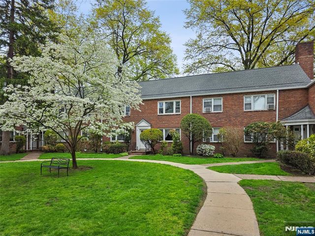 151 E Palisade 6D, Englewood, NJ 07631