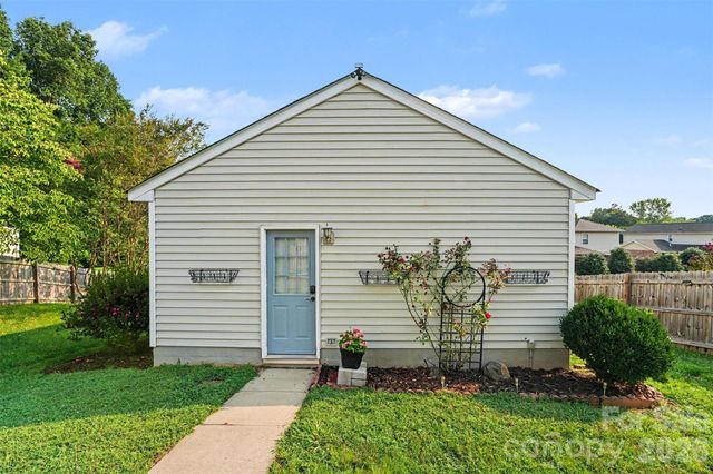 6715 Tanners Creek Drive, Huntersville, NC 28078