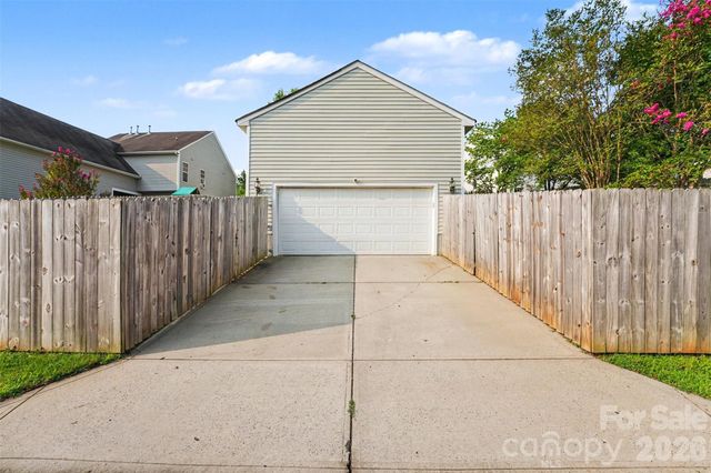 6715 Tanners Creek Drive, Huntersville, NC 28078