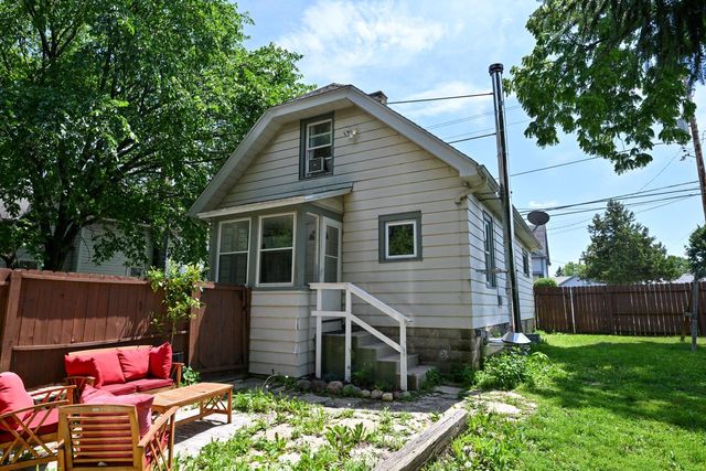 20516 Good Hope ROAD, Lannon, WI 53046