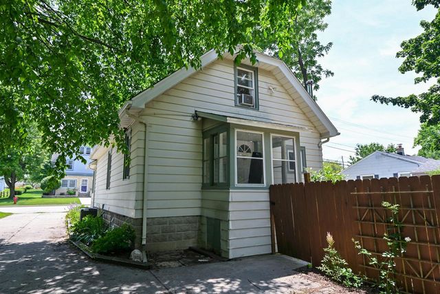 20516 Good Hope ROAD, Lannon, WI 53046