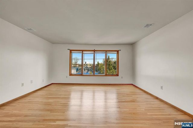 61 Eastern Way 3, Rutherford, NJ 07070