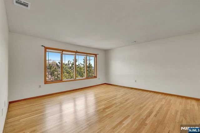 61 Eastern Way 3, Rutherford, NJ 07070