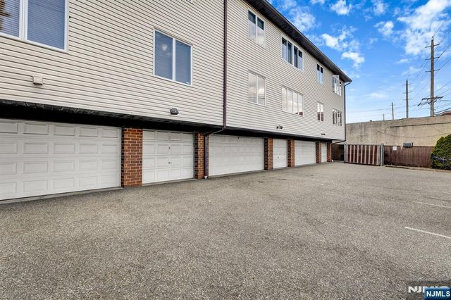 61 Eastern Way 3, Rutherford, NJ 07070
