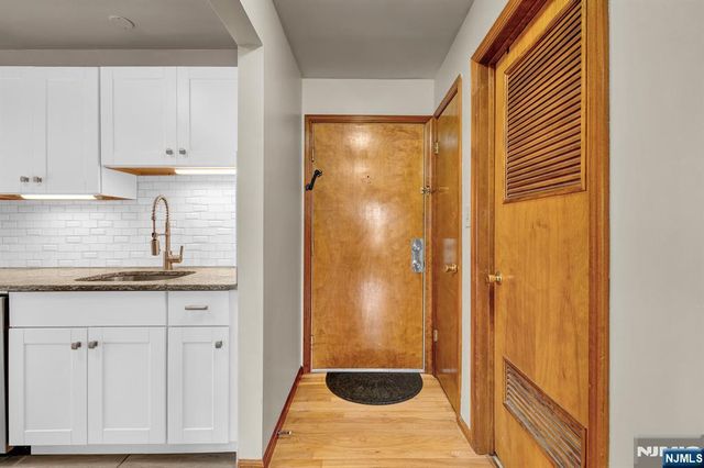 61 Eastern Way 3, Rutherford, NJ 07070