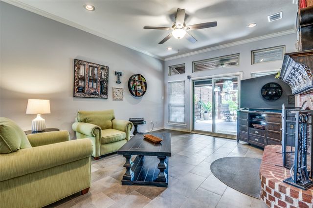 646 Rickey Canyon Avenue, Desoto, TX 75115