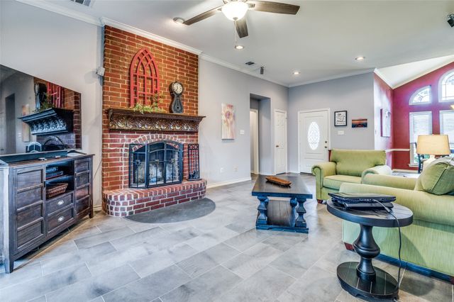 646 Rickey Canyon Avenue, Desoto, TX 75115