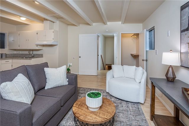 405 N Brighton, Burbank, CA 91506