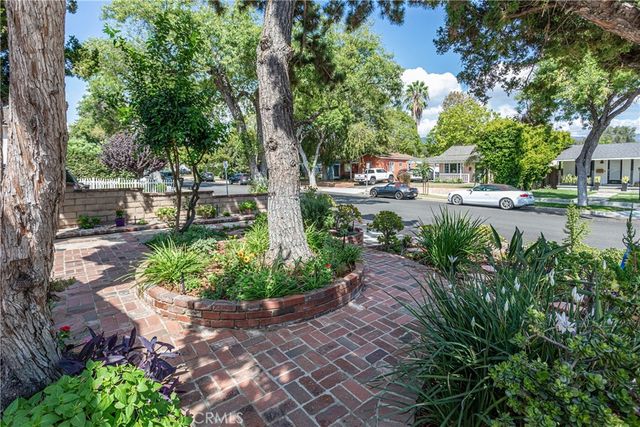 405 N Brighton, Burbank, CA 91506