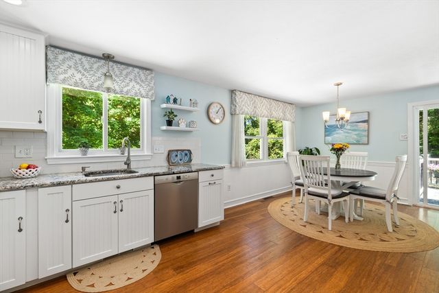 15 Dwight Ave, Plymouth, MA 02360