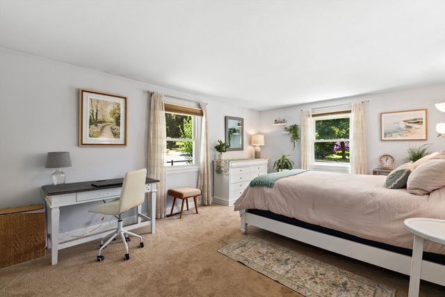 15 Dwight Ave, Plymouth, MA 02360