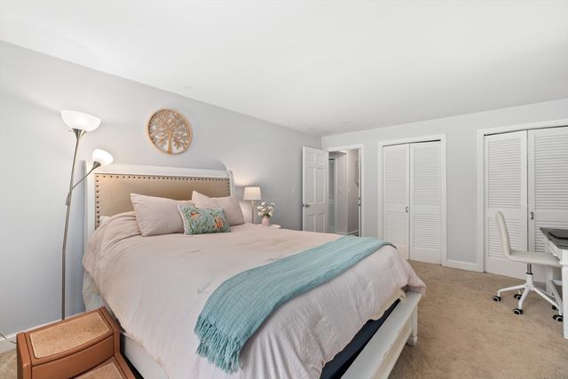 15 Dwight Ave, Plymouth, MA 02360