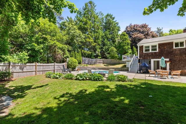 15 Dwight Ave, Plymouth, MA 02360