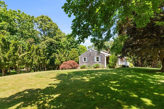 15 Dwight Ave, Plymouth, MA 02360