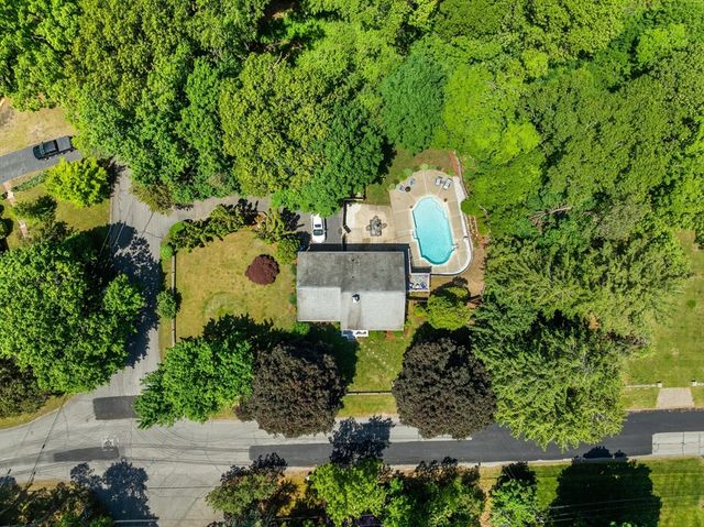 15 Dwight Ave, Plymouth, MA 02360