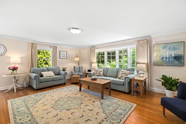 15 Dwight Ave, Plymouth, MA 02360