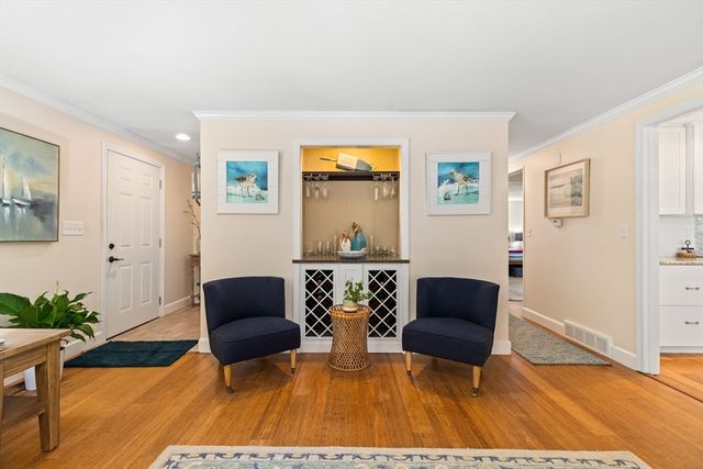 15 Dwight Ave, Plymouth, MA 02360