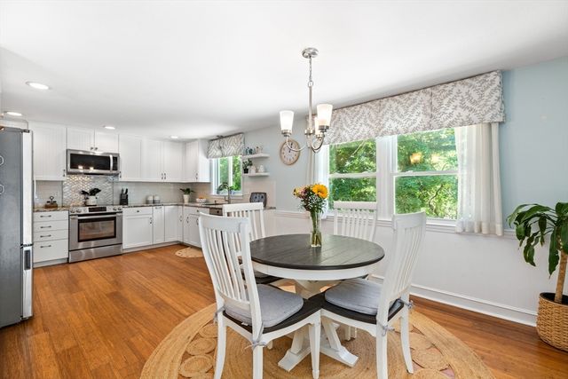 15 Dwight Ave, Plymouth, MA 02360