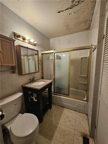 7334 NE 51st Street, Kansas City, MO 64119