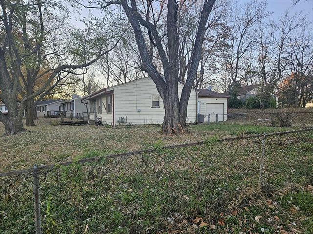 7334 NE 51st Street, Kansas City, MO 64119