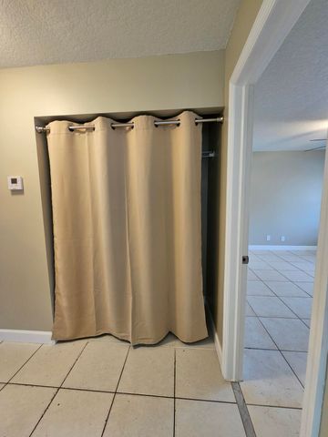 4876 ORLEANS Court A, Haverhill, FL 33415