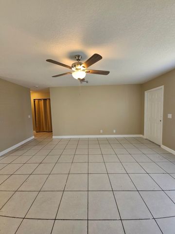 4876 ORLEANS Court A, Haverhill, FL 33415