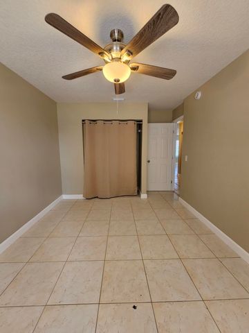 4876 ORLEANS Court A, Haverhill, FL 33415