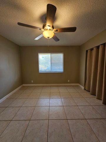4876 ORLEANS Court A, Haverhill, FL 33415