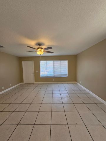 4876 ORLEANS Court A, Haverhill, FL 33415