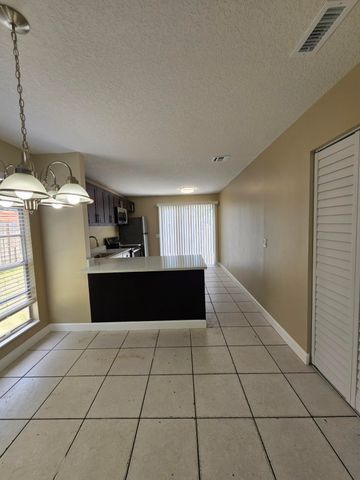 4876 ORLEANS Court A, Haverhill, FL 33415