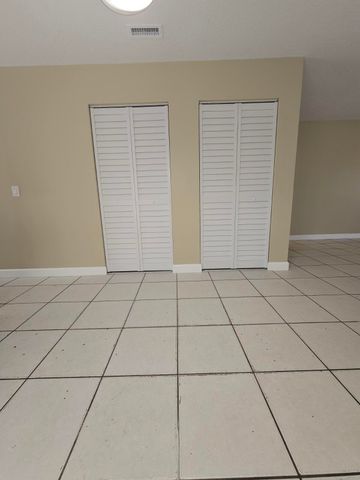 4876 ORLEANS Court A, Haverhill, FL 33415