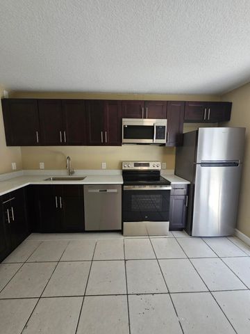 4876 ORLEANS Court A, Haverhill, FL 33415